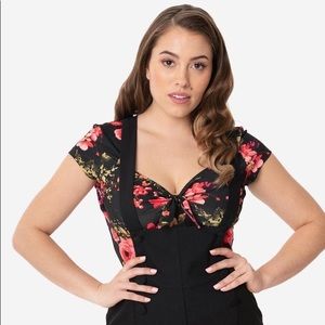 Unique Vintage 1950’s Black & Red Floral Sweetheart Rosemary Top XS/2